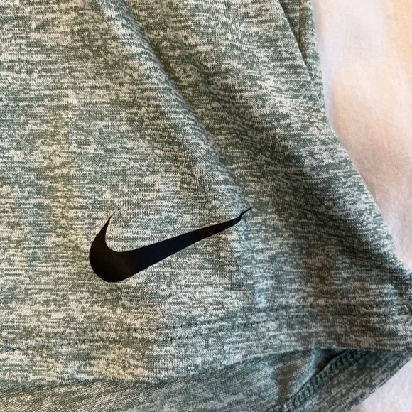 NIKE DRI FIT GREEN TEE - Picture 2 of 4
